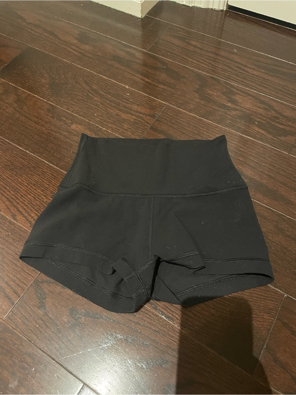 Aritzia butter cheeky golden shorts high rise 3”